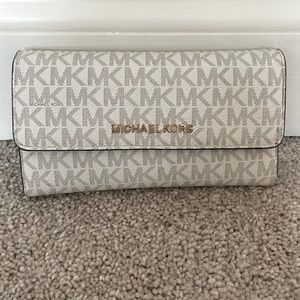 Michael Kors Jet Set Trifold Wallet